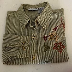 Vintage Cabin Creek Embroidered Fall Leaves Green Checkered Button Down Shirt